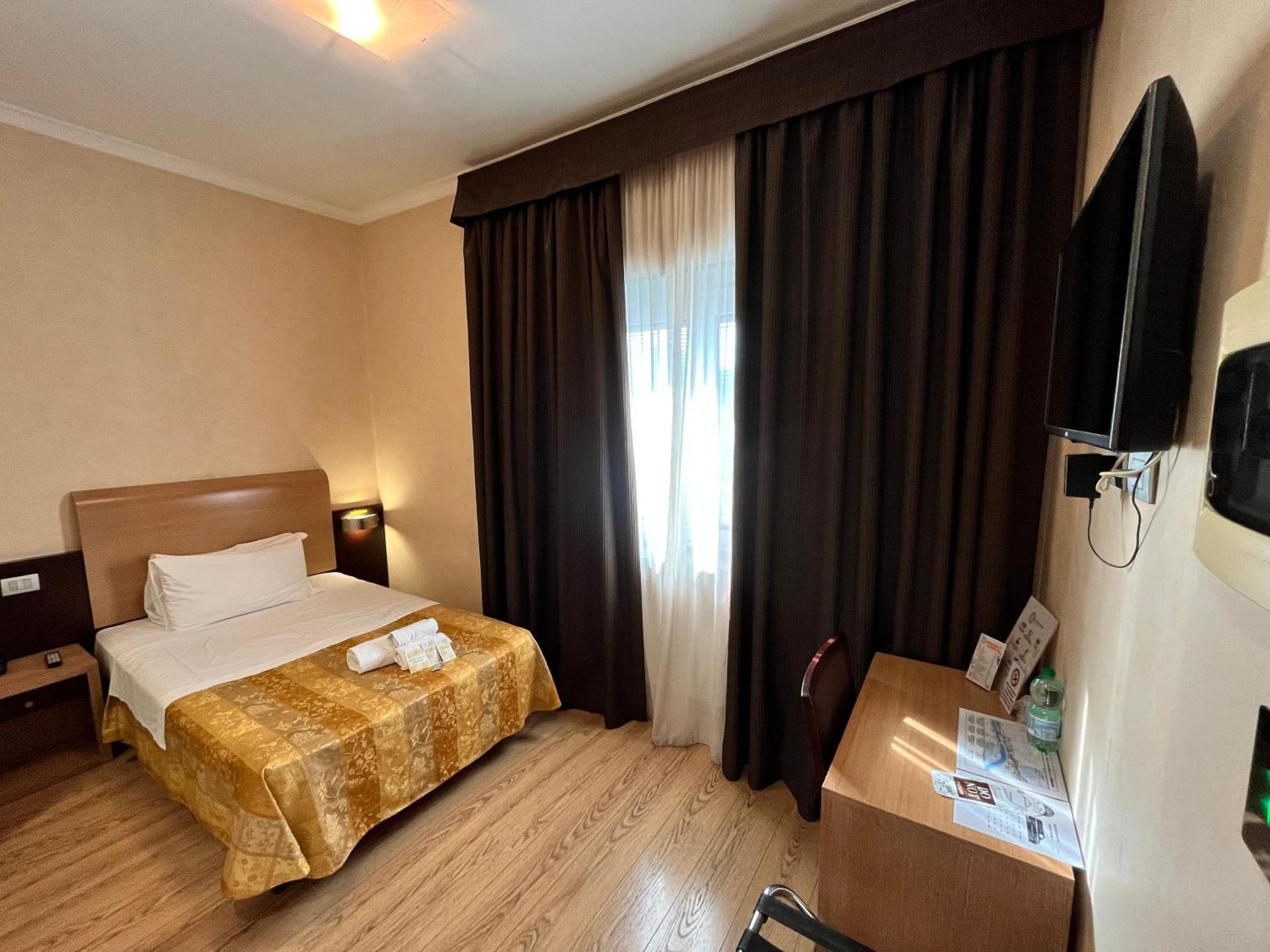 Eh Rome Airport Euro House Hotels Fiumicino Exteriör bild