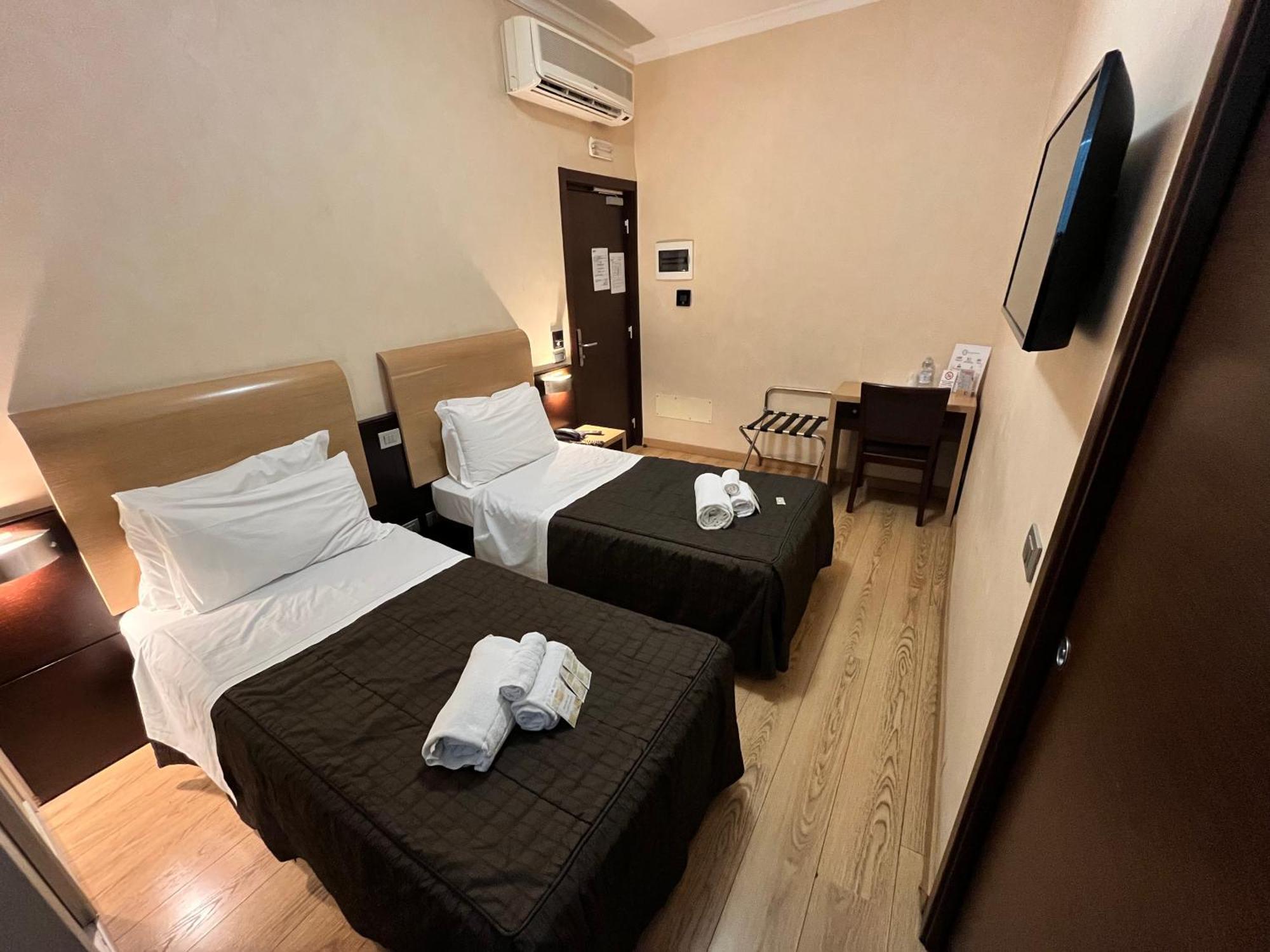 Eh Rome Airport Euro House Hotels Fiumicino Exteriör bild