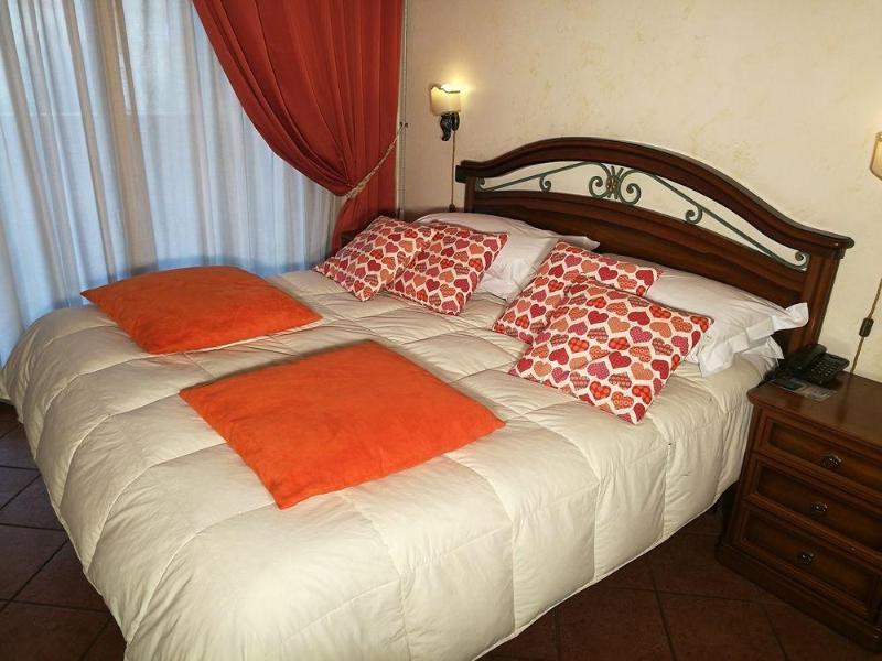 Eh Rome Airport Euro House Hotels Fiumicino Exteriör bild